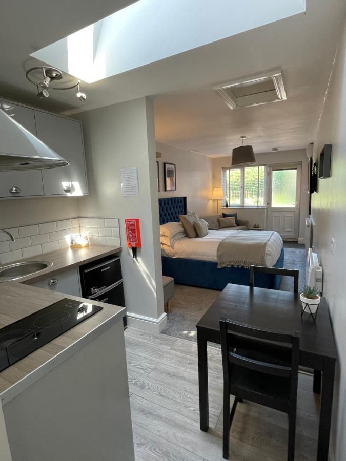 Cannock Hotel Apartments Extérieur photo